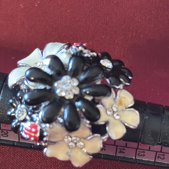 Silver and Black Statement Ring with Intricate Design - Picture 6 of 6